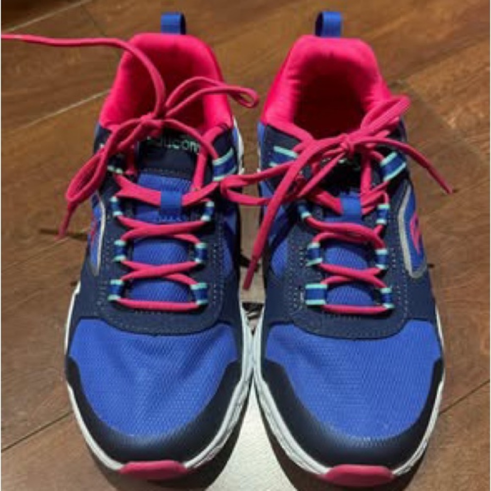 Brand New Saucony Girls Sneakers (Size 1 Youth)